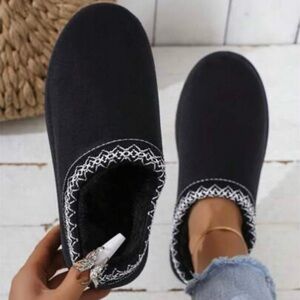 ❤️ Amazon | Black Slip-On Shoes